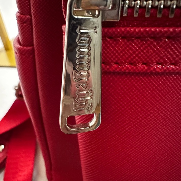 Loungefly Minnie Mouse Red Sequined Bow Backpack - Picture 9 of 10